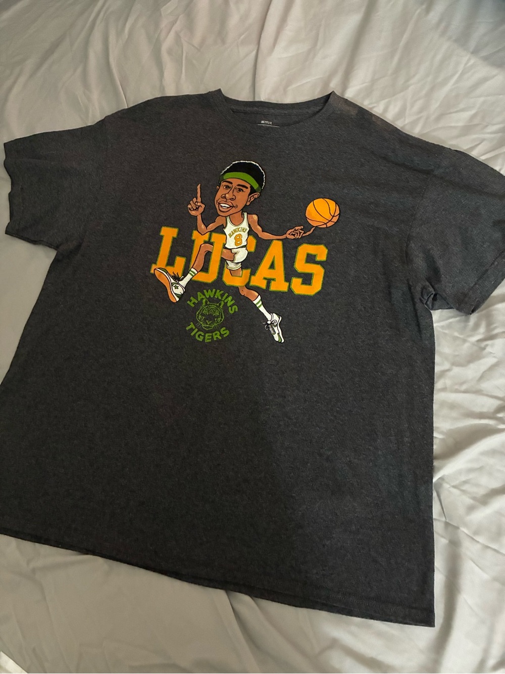 Stranger Things Collectible Lucas Hawkins Tigers T-Shirt Size XL